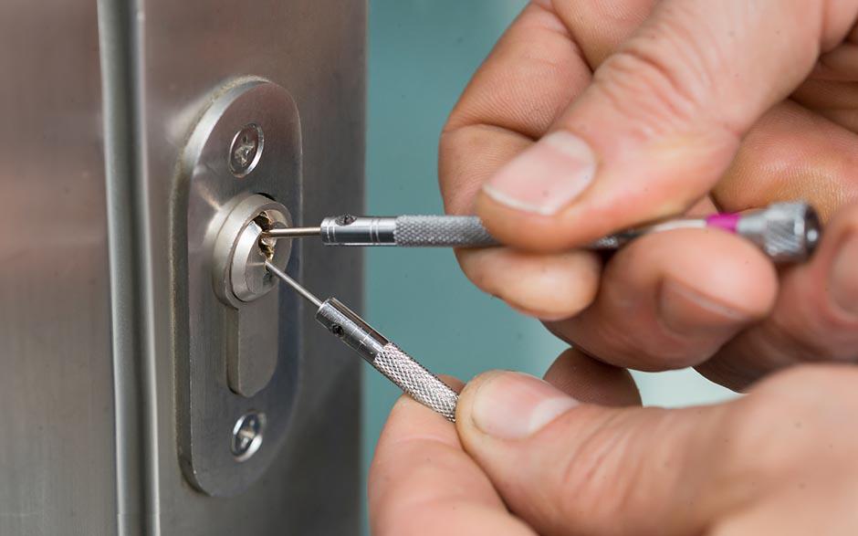 ouvrir une porte fermée à clé Paris 11